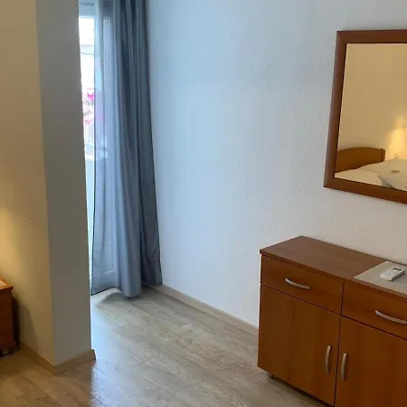 Leut Apartman
