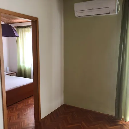 Leut Apartman *