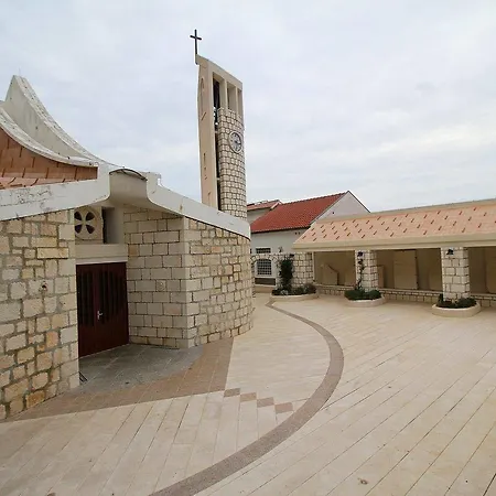 Leut Lejlighed Drašnice