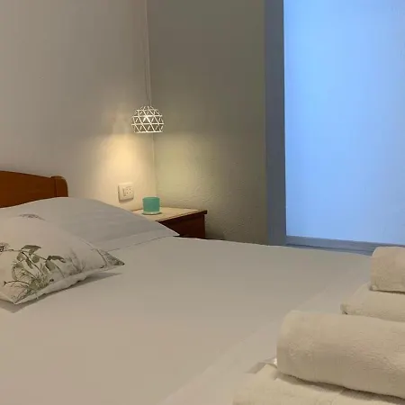 Leut Апартаменты Драшнице