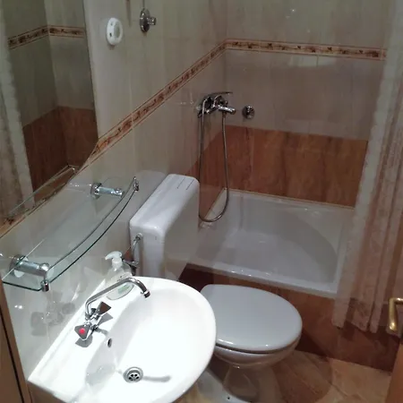 Leut Apartman *