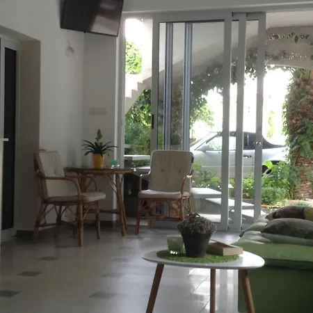 Apartment Leut *